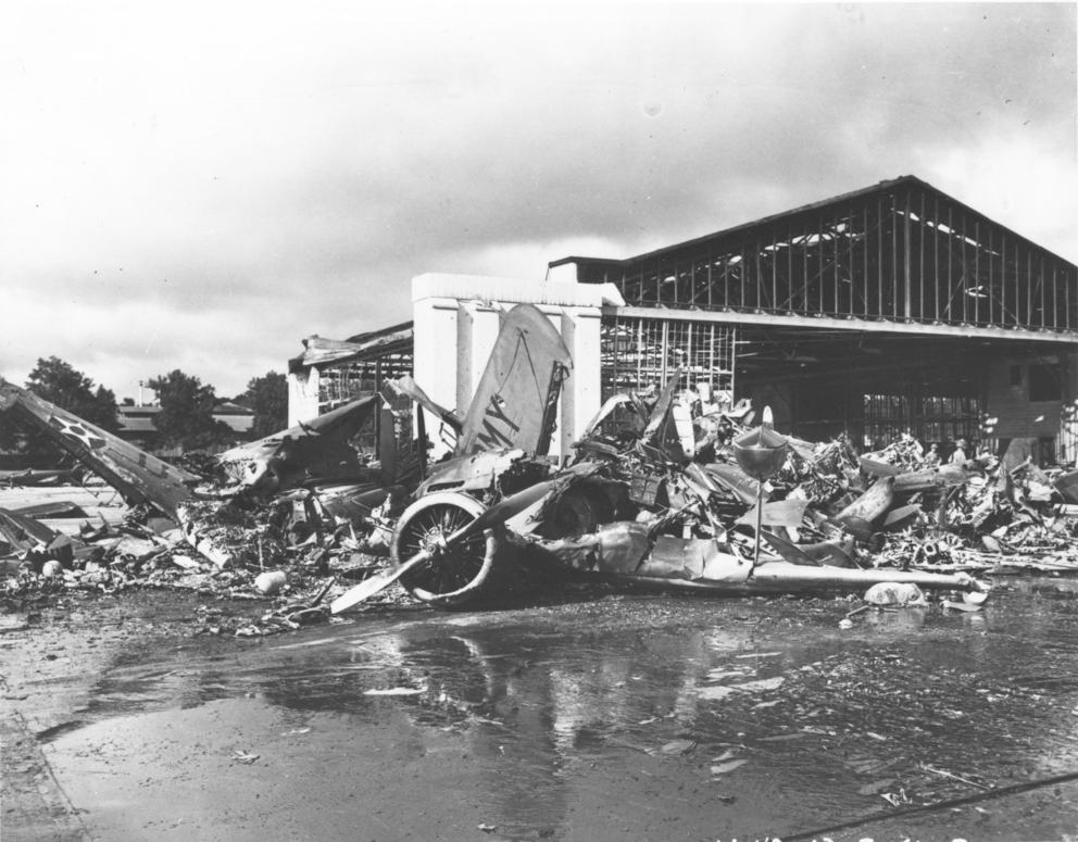 zerstörte Flugzeuge